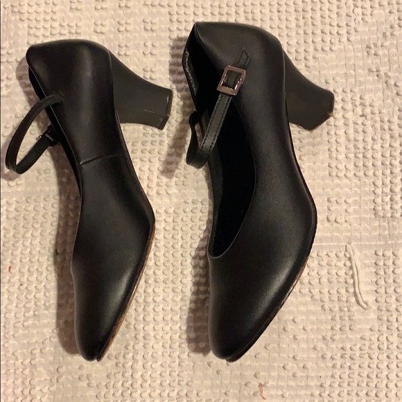 Black dance shoes. - Picture 3 of 5